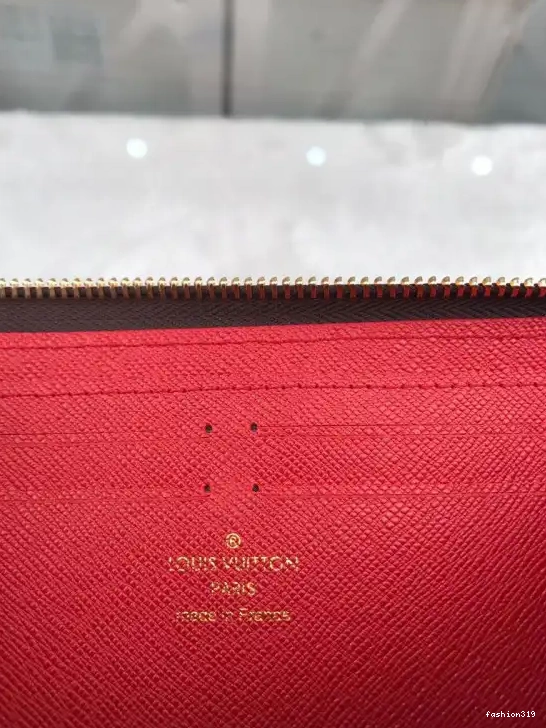 LOUIS ZIPPY VUITTON 0405